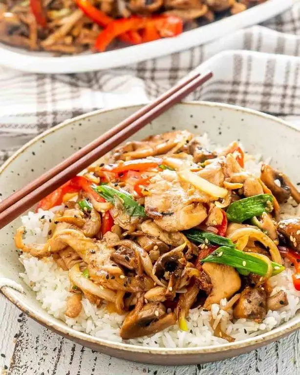 Maitake Mushroom and Chicken Stir Fry
