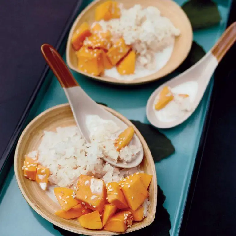 Mango Sticky Rice with Sesame Seeds