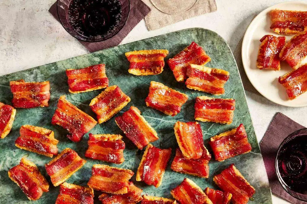 Maple Bacon Crackers