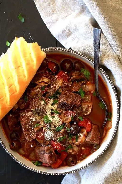 Mediterranean Slow Cooker Beef Stew with Red Wine