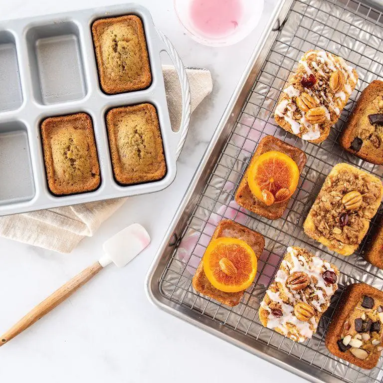 Mini Banana Bread Loaves