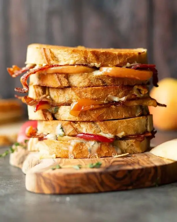 Muenster Cheese and Apple Grilled Cheese