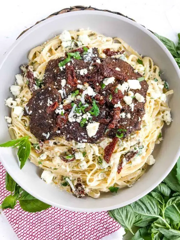 Olive Garden Inspired Steak Gorgonzola Salad