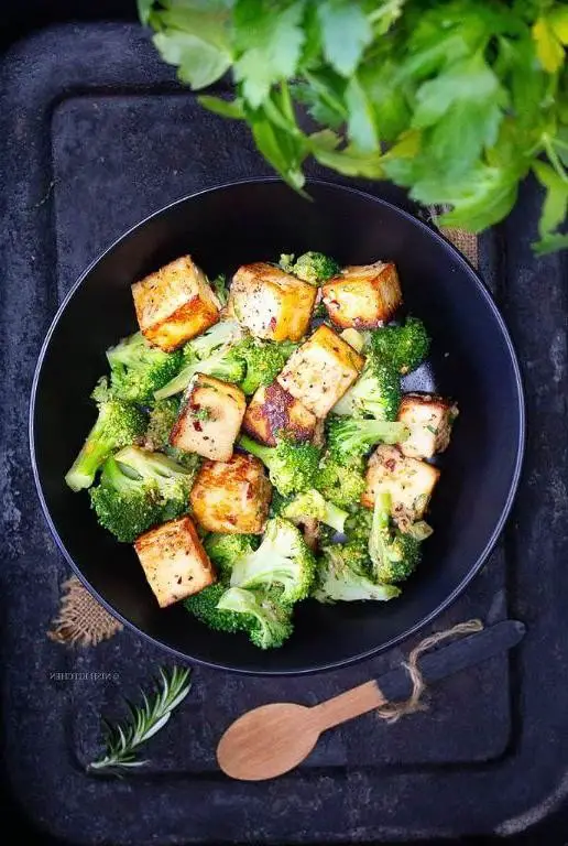 Paneer and Broccoli Stir Fry