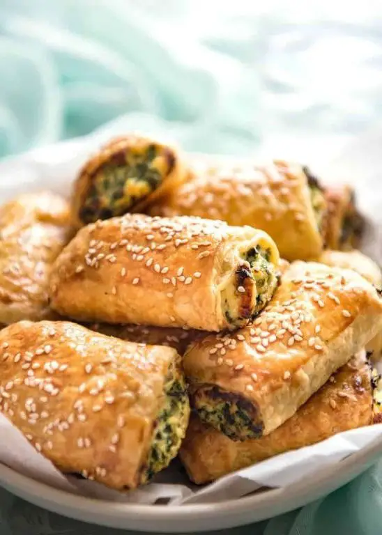 Phyllo Dough Ricotta and Spinach Rolls