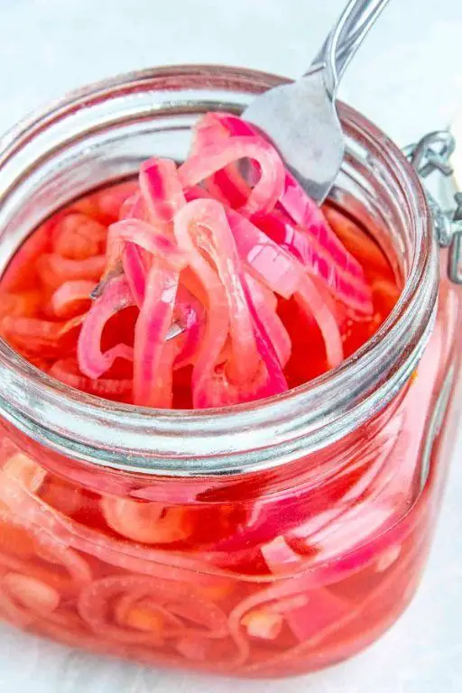 Pickled Onions with Chili Flakes