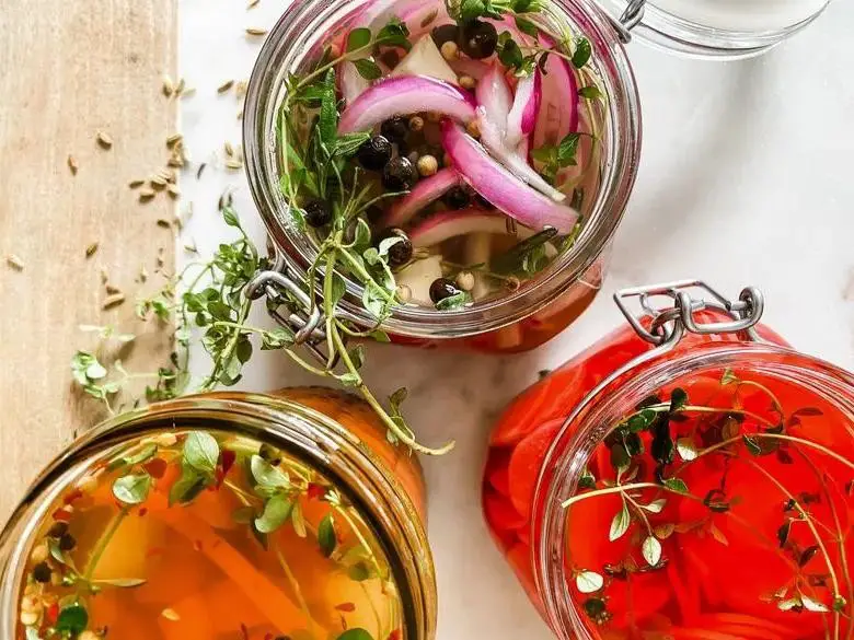 Pickled Onions with Mustard Seeds
