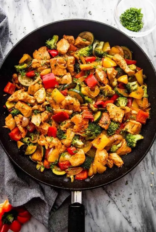 Quick Boneless Chicken Thighs and Vegetables Skillet
