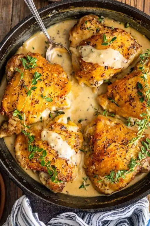 Quick Boneless Chicken Thighs in White Wine Sauce