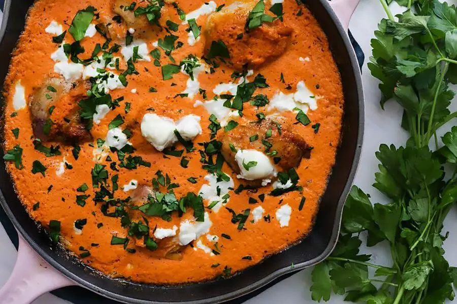 Quick Boneless Chicken Thighs with Roasted Red Pepper Sauce