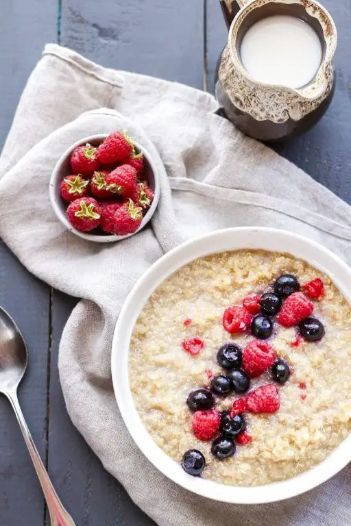 Quinoa Porridge with Berries
