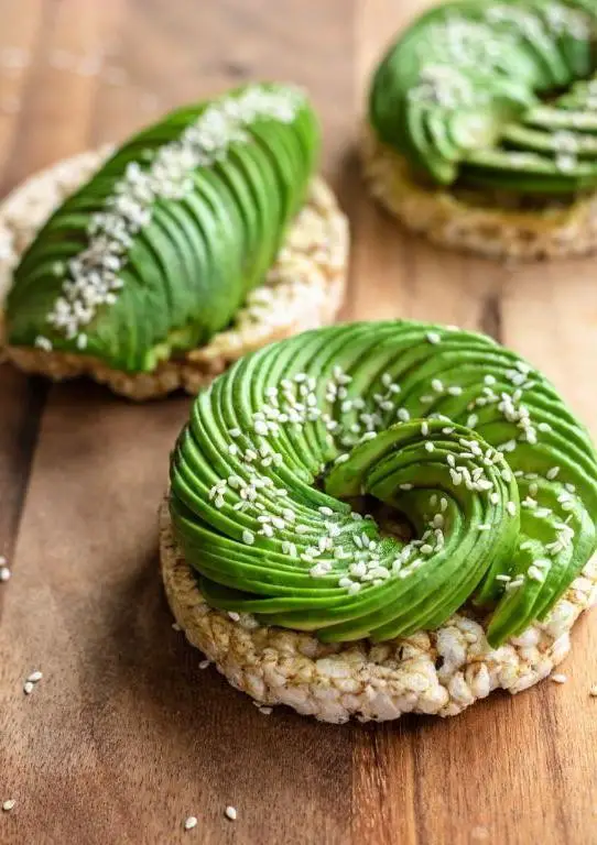 Rapid Rice Cake with Avocado