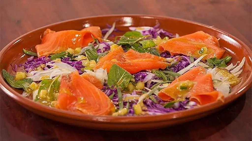 Red Cabbage Salad with Smoked Salmon and Dill