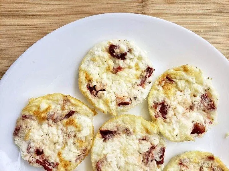 Roasted Red Pepper and Goat Cheese Egg Bites