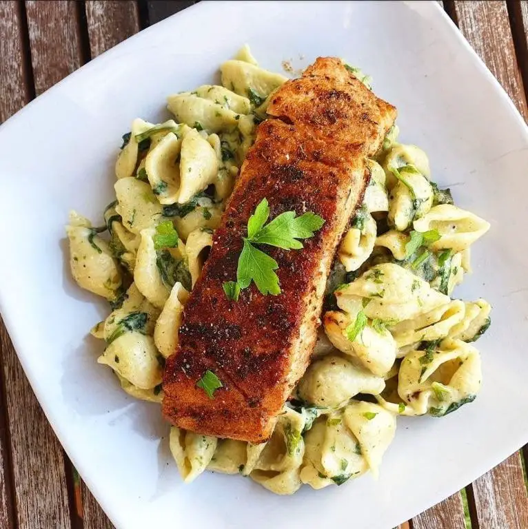 Salmon and Spinach Stuffed Shells