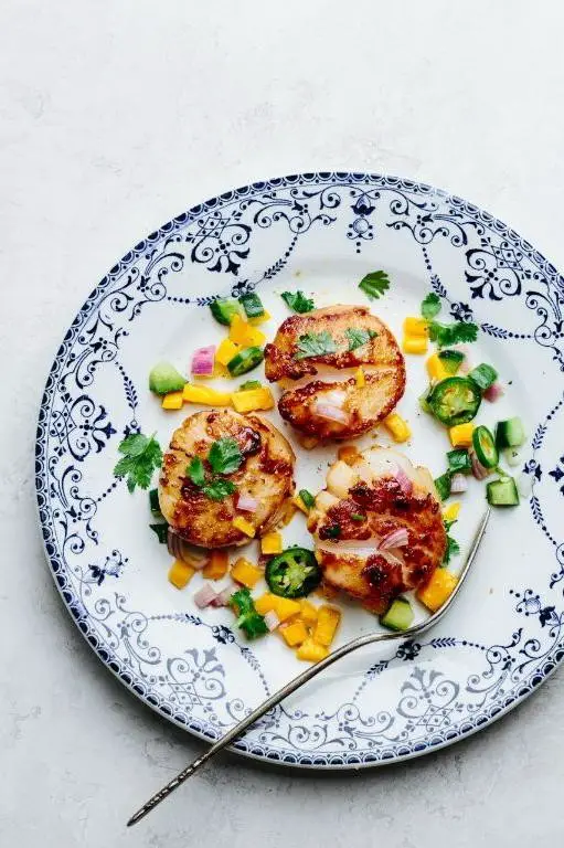 Scallops with Mango Salsa