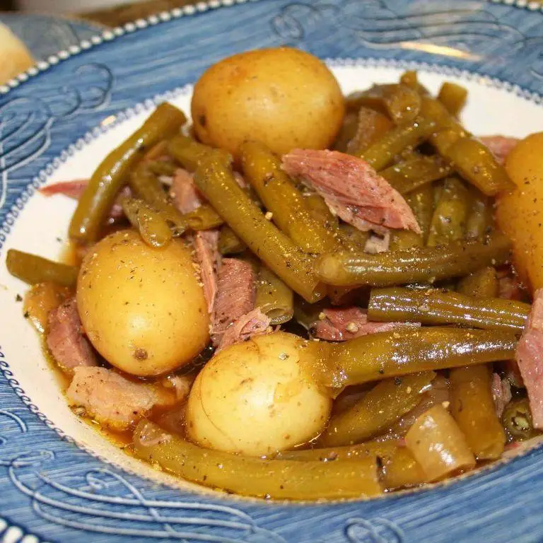 Slow Cooker Green Beans with Ham