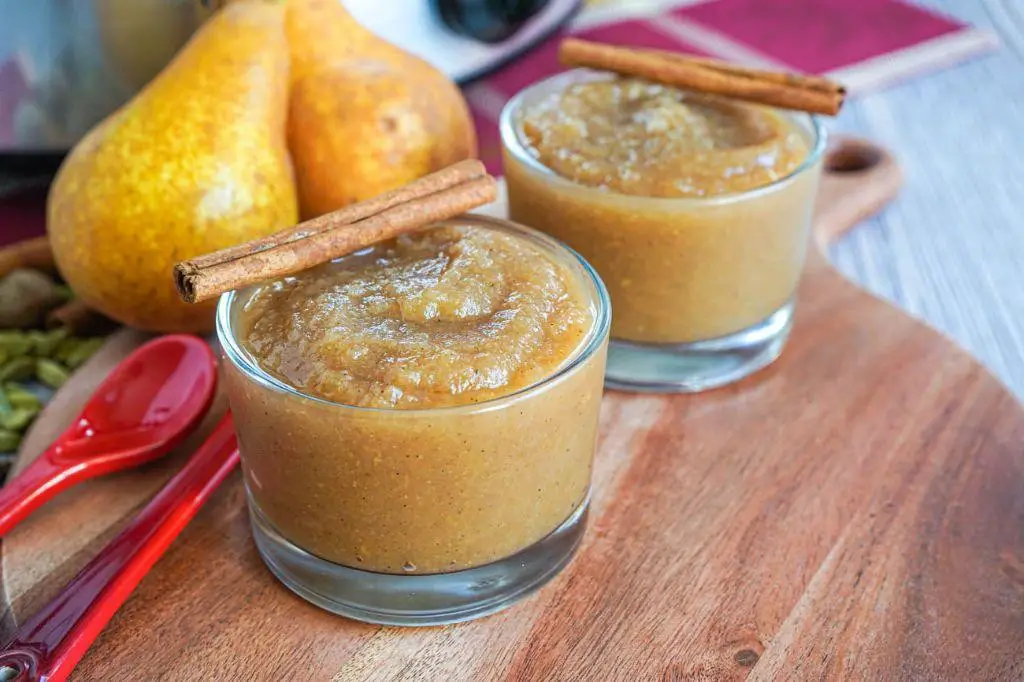 Slow Cooker Pear Applesauce