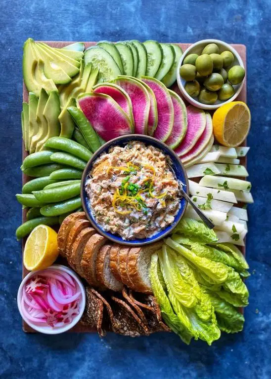 Smoked Salmon and Creamy Goat Cheese Dip
