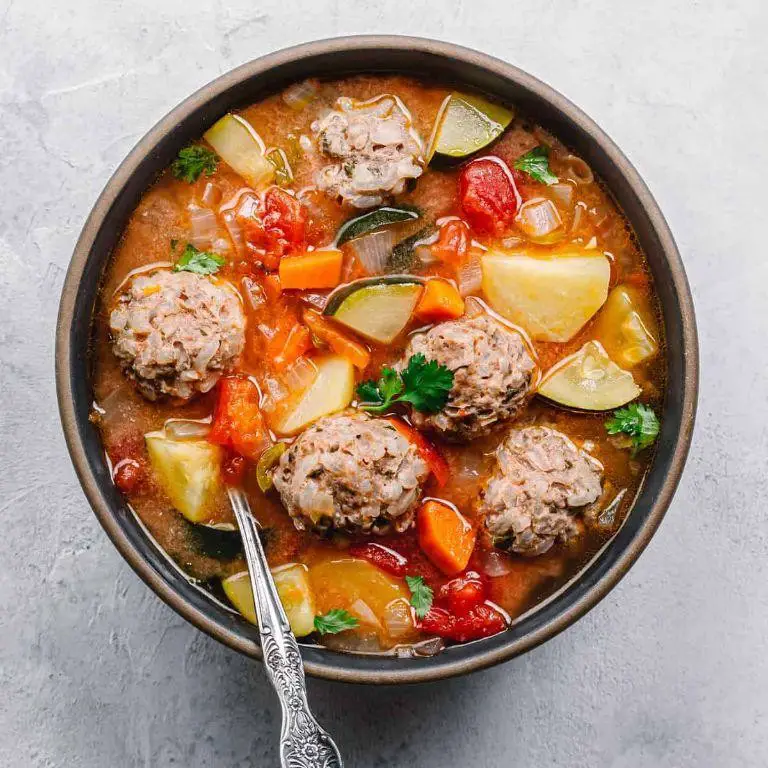 Sopa de Albóndigas
