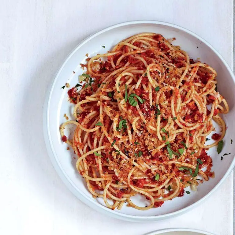 Spaghetti with Sun-Dried Tomato Pesto