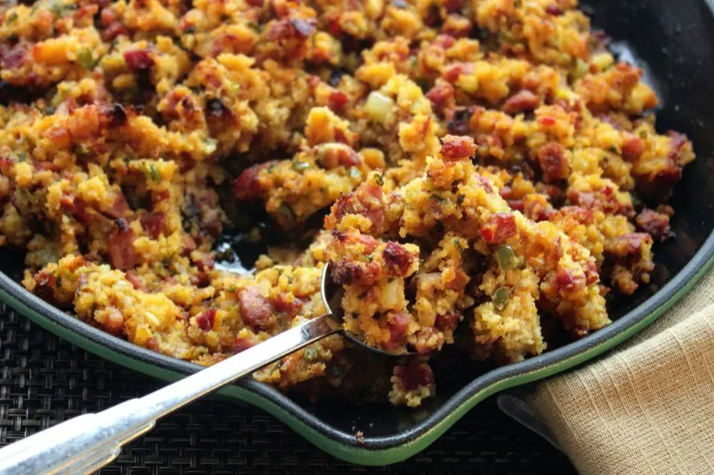 Spicy Cajun Cornbread Dressing