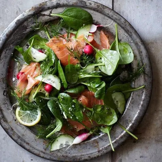 Spinach and Salmon Salad with Lemon Dressing