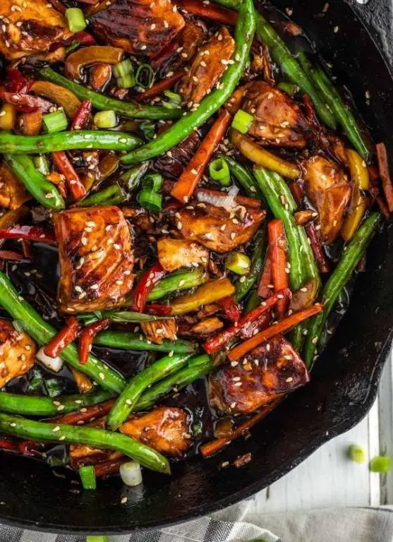 Spinach and Salmon Stir Fry with Ginger