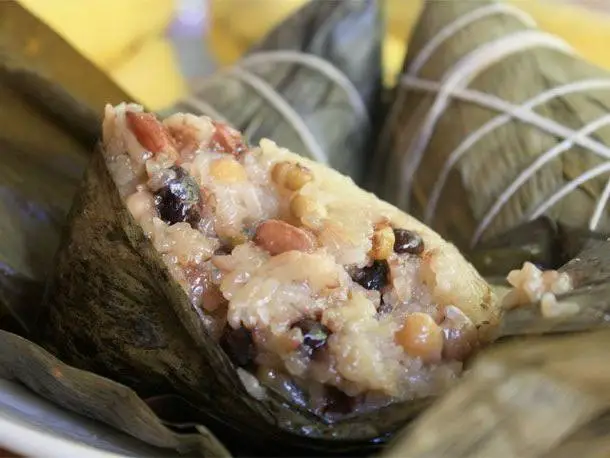 Steamed Sticky Rice in Banana Leaf