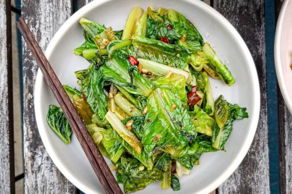 Stir-Fried Lettuce with Garlic