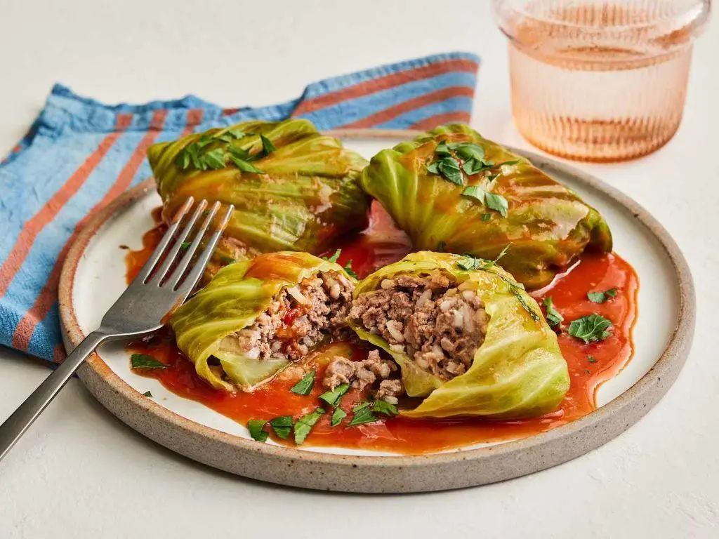 Stuffed Cabbage Leaves with Ground Beef