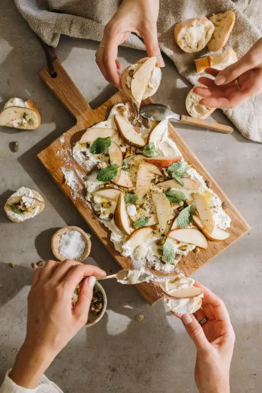 Stuffed Pears with Ricotta and Pistachios