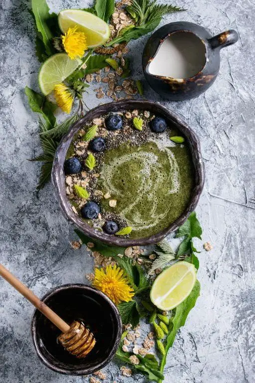 Teleflora Modern Dandelion Greens Smoothie