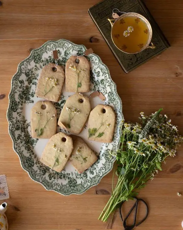 Teleflora Unique Chamomile Tea Cookies