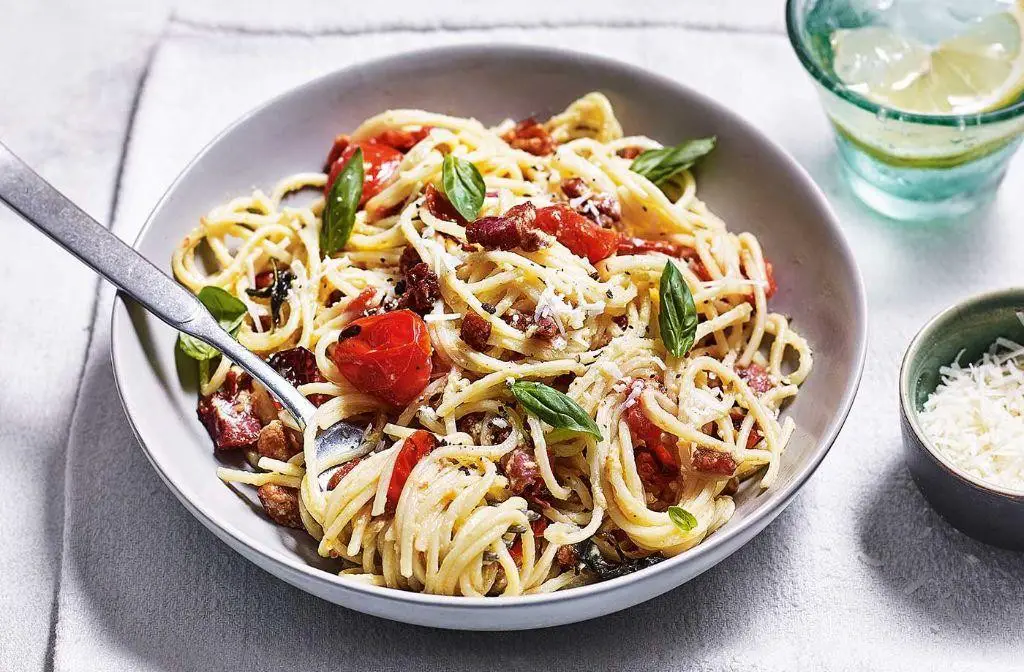 Tomato and Bacon Carbonara