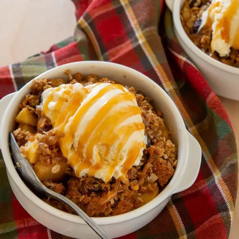 Warm bydash apple crumble