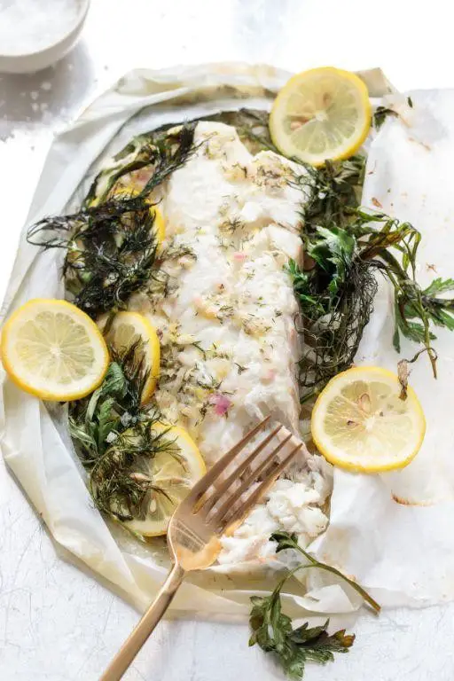 Yellowtail en Papillote with Herbs and White Wine